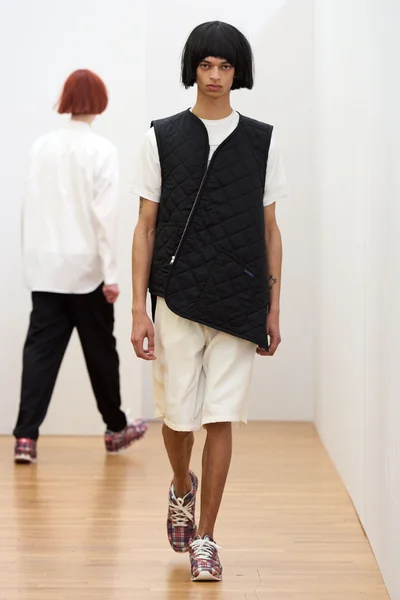 Look 27